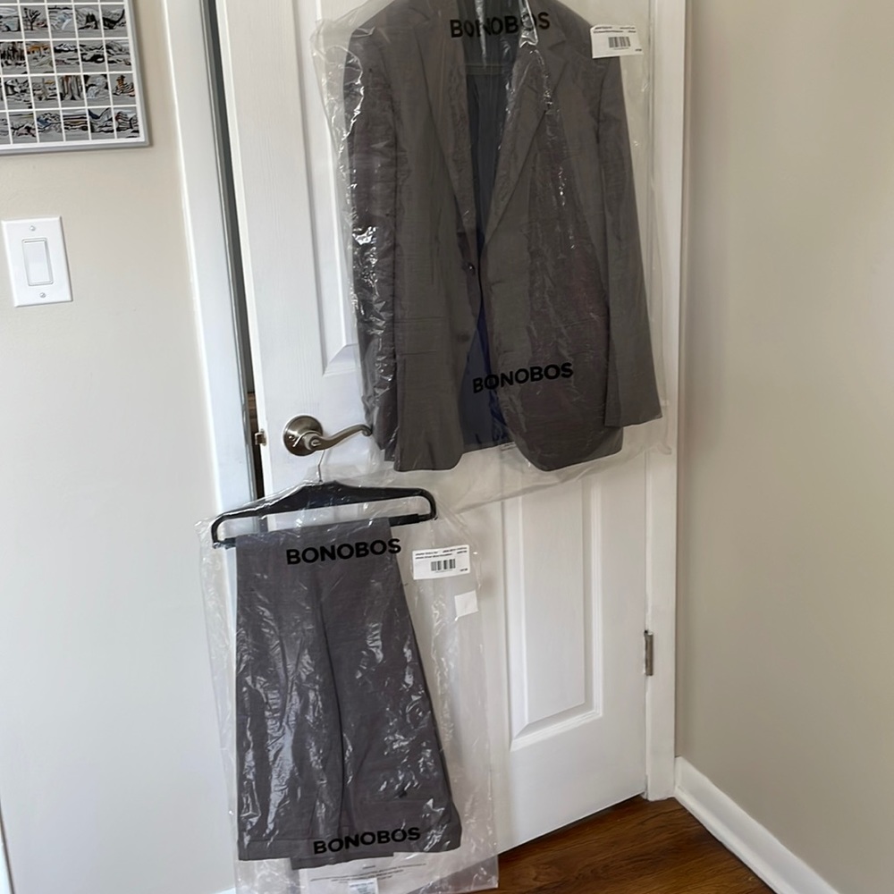 Bonobos Jetsetter Suit: 40R Standard Fit Jacket, 34W Athletic Fit Pants